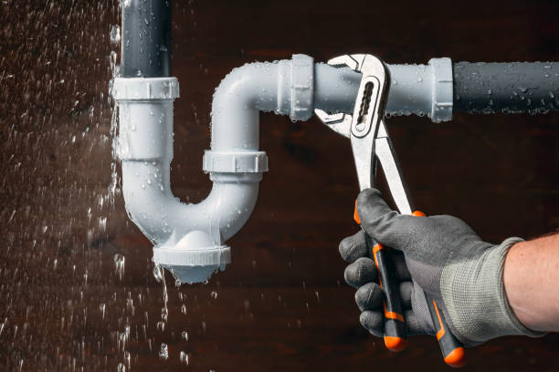 Professional Plumbing technician working in Santa Fe, TX